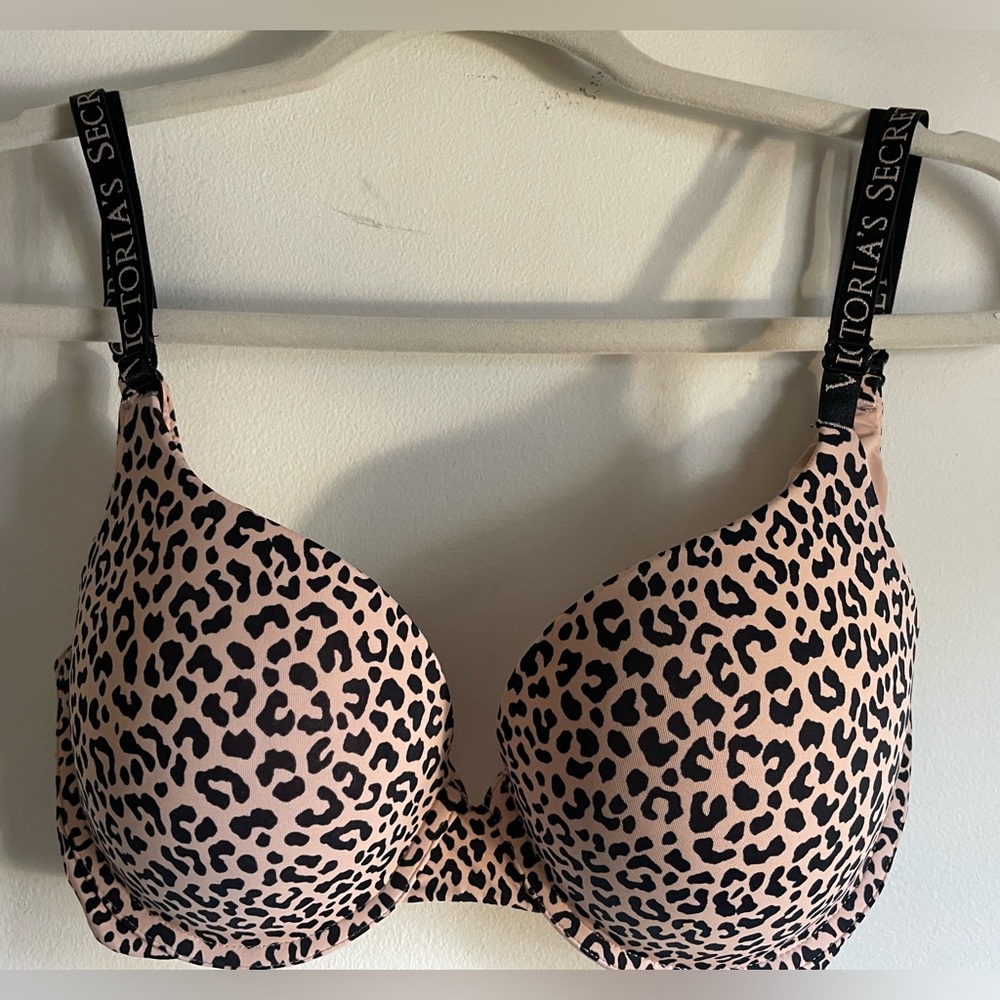 36C Perfect Shape by Victorias Secret wireless bread in cheetah